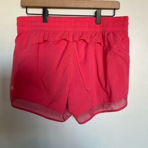 New Athleta Mesh Racer 4in Short in Pink - Size M